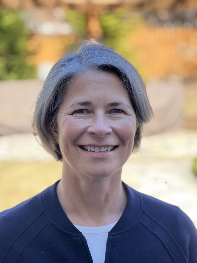 Stephanie Mueller Headshot